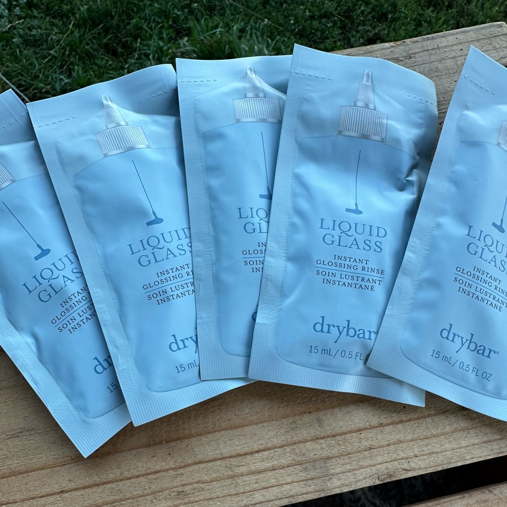 Drybar Liquid Glass Glossing Rinse-5 individual packets